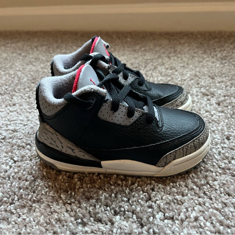 Jordan 3 Black and Gray Sneakers with Iconic Design